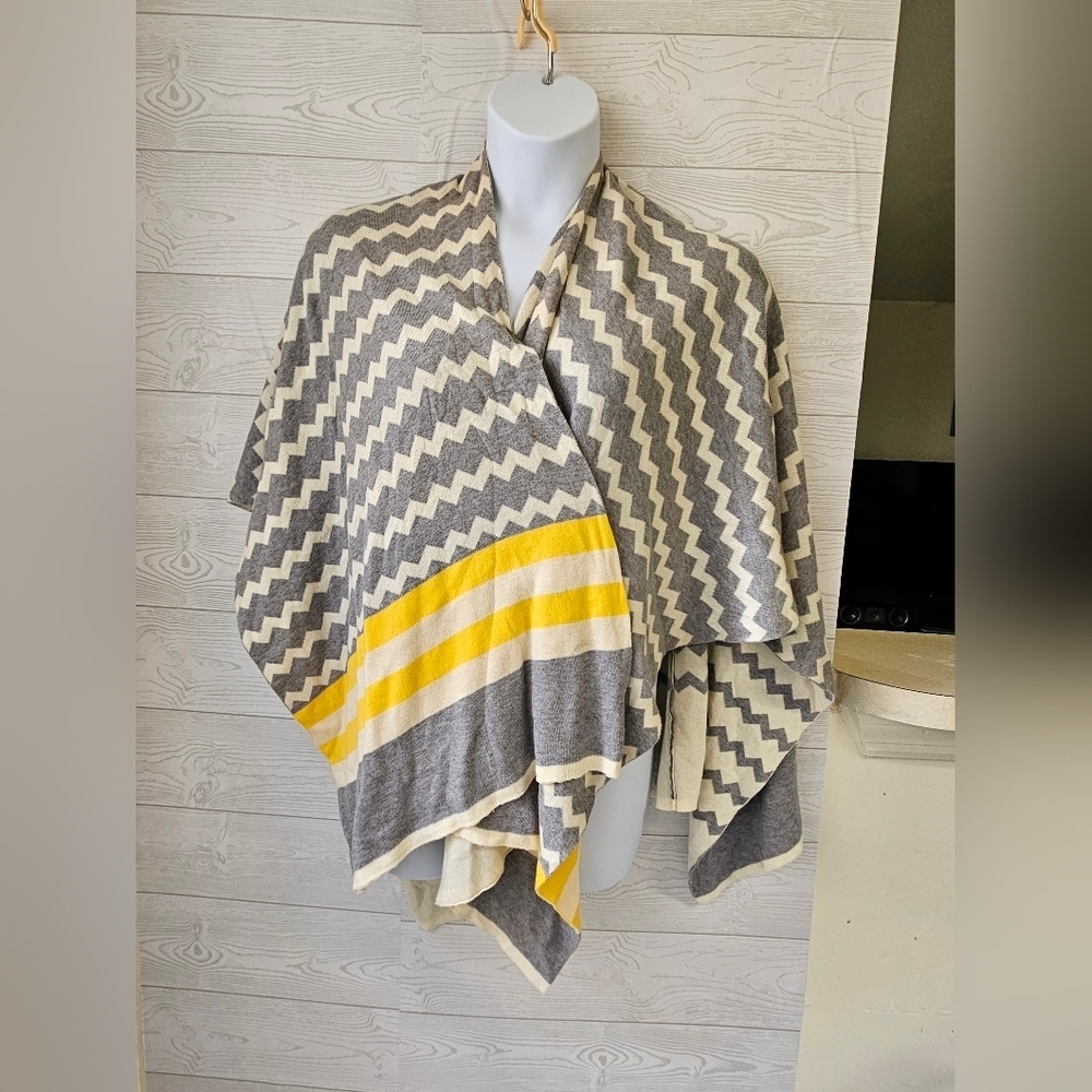 Cocogio- Women'sChevron Patterned Wrap with Gray &Yellow Accent One Size Fit All